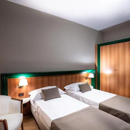 Harri's Hotell 4*