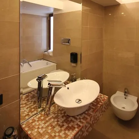 Harri's Hotell 4*