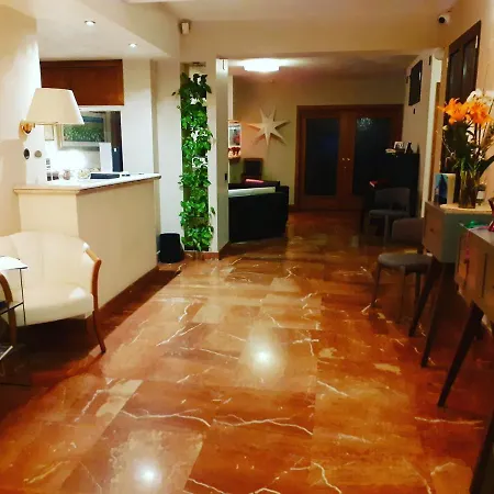 Hotell Harri's 4*